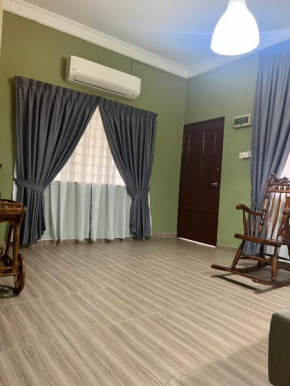 Kubu Gajah Homestay, 15 Minutes to Subang Airport